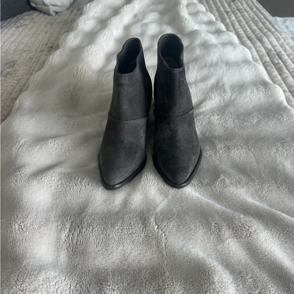 NEW - never worn - Johnston & Murphy Charcoal Heeled Boots - Picture 6 of 8